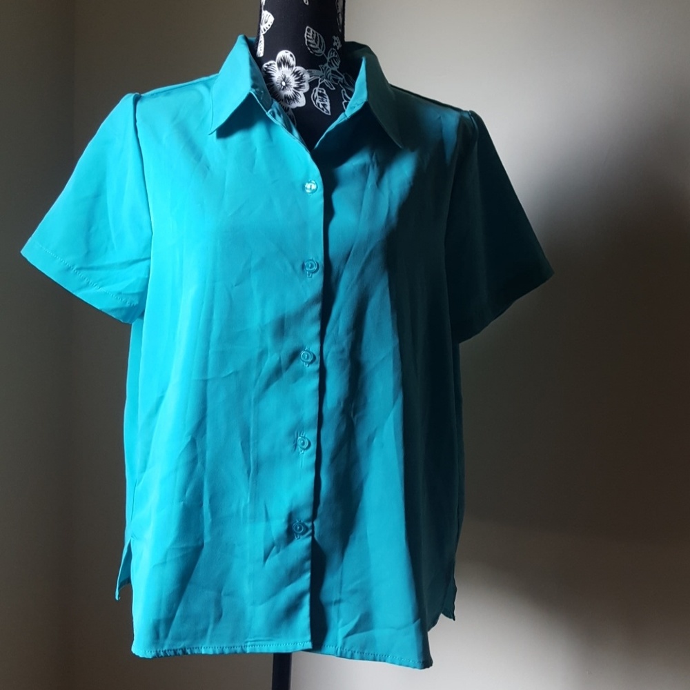 Roaman's 💙Light Blue Short Sleeve Blouse